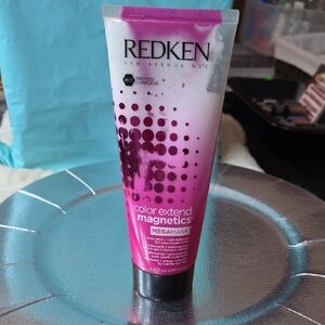 Redken Color Extend Magnetics Hair Mask in Pink and White 6.8 Ounce